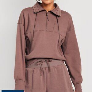NWT old navy dynamic half zip in warm taupe
